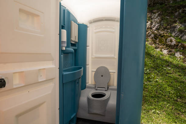 Portable Toilet Options We Offer in Lacoste, TX